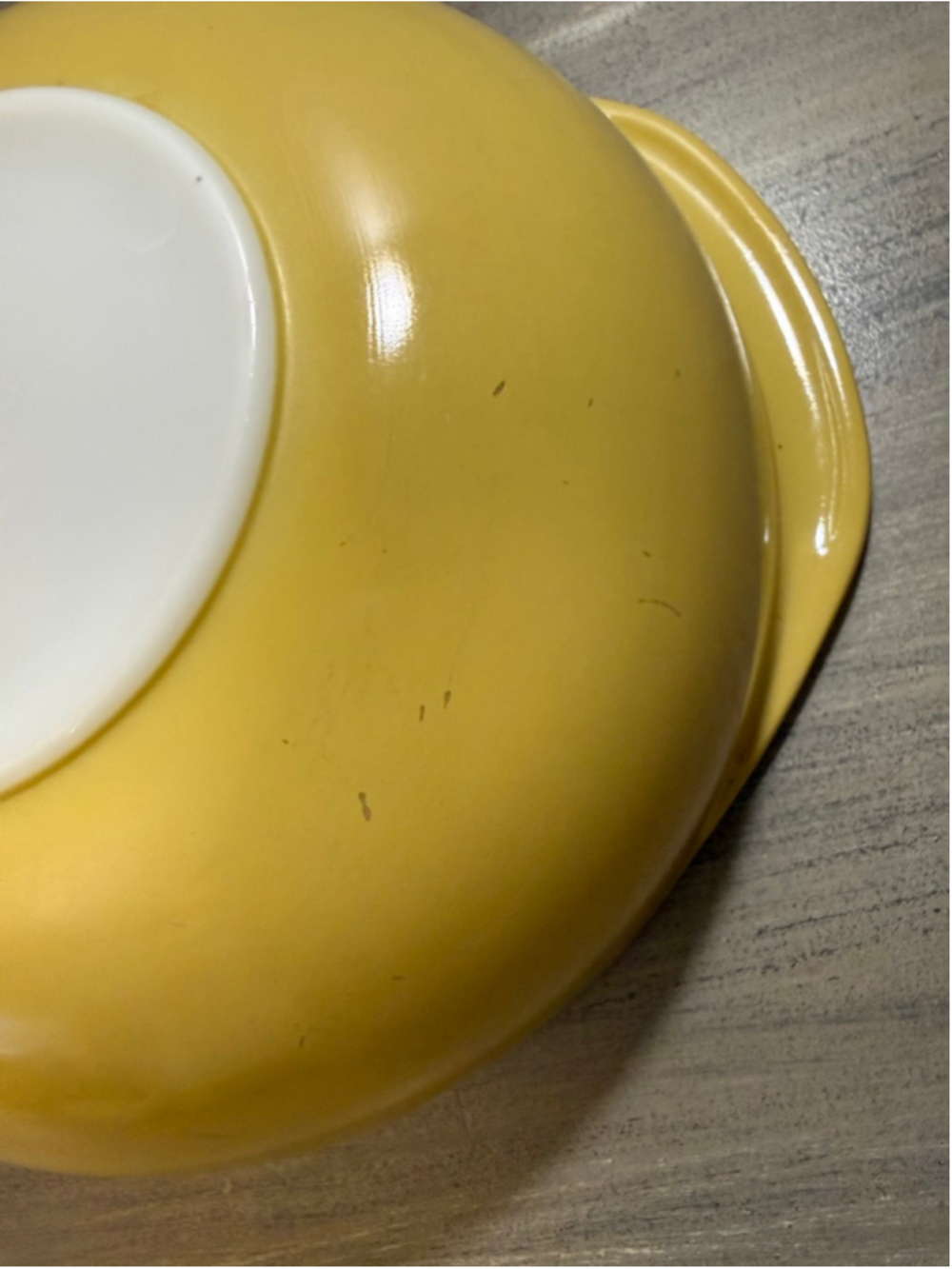VINTAGE PYREX CASSEROLE DISH #024 2 QT Golden Yellow Pre-owned no lid - Picture 10 of 13